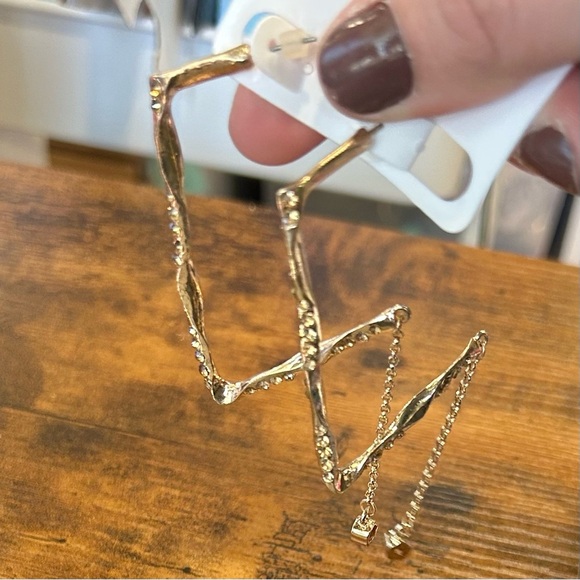 NWT Bansri Gold Angled Bar Yellow Crystal Statement Dangle Earrings Flower Charm - Picture 5 of 7